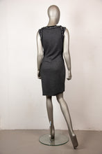 Carica l&#39;immagine nel visualizzatore di Gallery, Chanel Abito a tubino grigio melange in lurex e cashmere - Tg. 40 -  lesleyluxuryvintage
