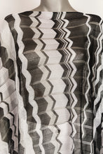 Load image into Gallery viewer, MISSONI Blusa poncho in lurex bianco e nero fantasia verticale - Tg. U
