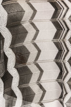 Load image into Gallery viewer, MISSONI Blusa poncho in lurex bianco e nero fantasia verticale - Tg. U
