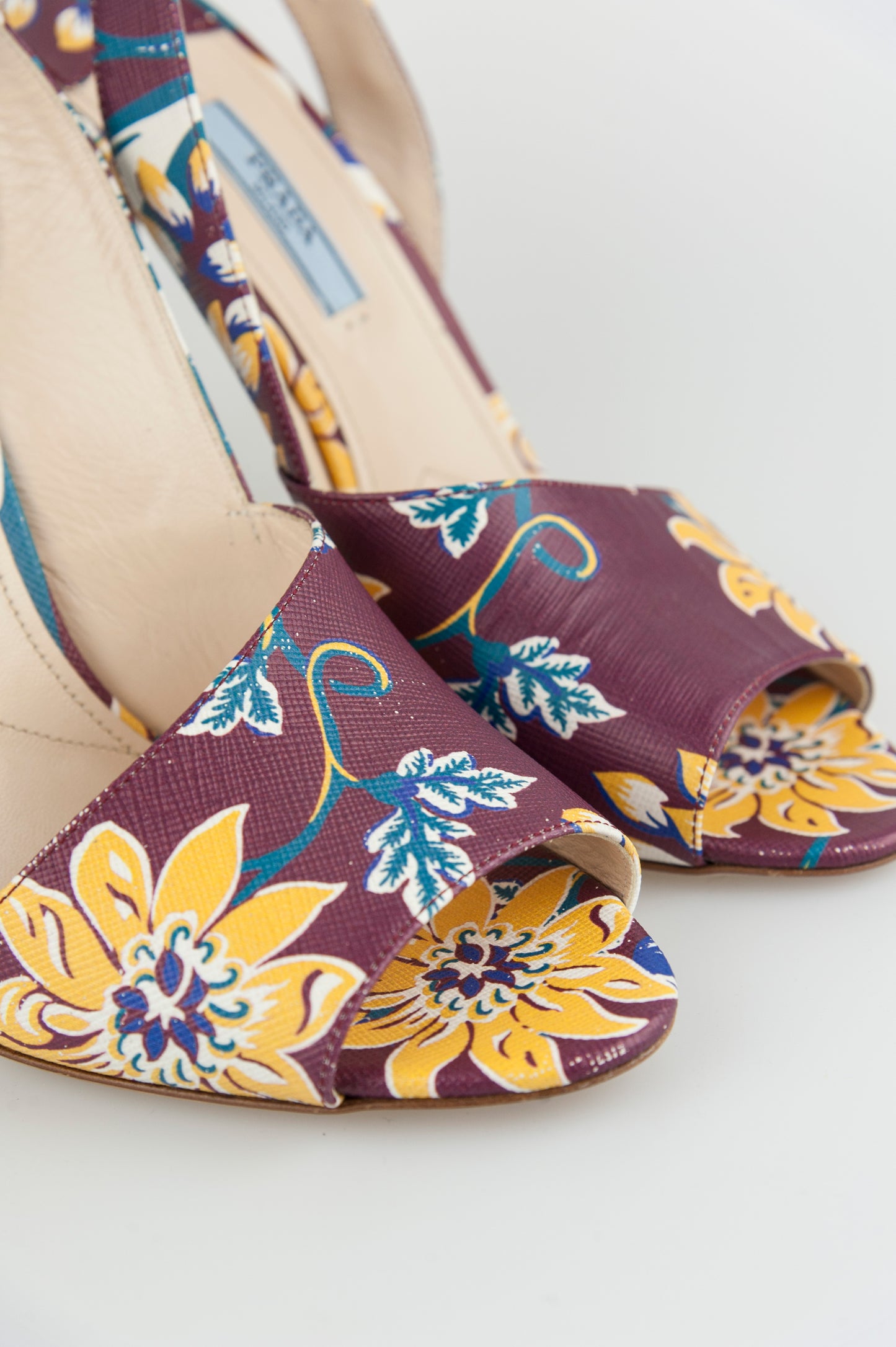 Prada Sandali in tessuto bordeaux con fantasia fiori - N. 39