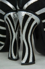 Carica l&#39;immagine nel visualizzatore di Gallery, Rodarte Stivaletti con tacco argento e nero a strisce - N. 39 -  lesleyluxuryvintage
