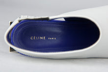 Load image into Gallery viewer, Celine Stivaletto in pelle bianca con tacco specchio - N. 39 -  lesleyluxuryvintage
